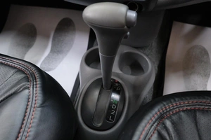 Хетчбэк Toyota Vitz 2001 года, 339000 рублей, Омск