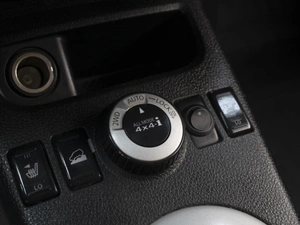 Внедорожник Nissan X-Trail 2007 года, 990000 рублей, Омск