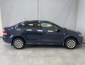 Седан Volkswagen Polo 2015 года, 947000 рублей, Красноярск