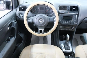 Седан Volkswagen Polo 2014 года, 819000 рублей, Омск