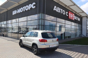 Внедорожник Volkswagen Tiguan 2012 года, 1580000 рублей, Мирное