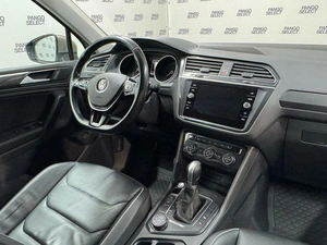 Внедорожник Volkswagen Tiguan 2018 года, 2520000 рублей, Красноярск
