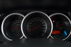 Хетчбэк Nissan Tiida 2010 года, 880000 рублей, Омск