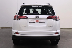 Внедорожник Toyota RAV4 2018 года, 2620000 рублей, Брянск