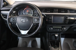 Седан Toyota Corolla 2014 года, 1399000 рублей, Омск
