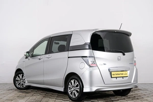 Минивэн Honda Freed 2012 года, 989000 рублей, Красноярск