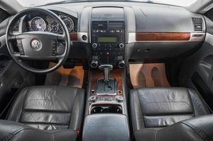 Внедорожник Volkswagen Touareg 2008 года, 1449000 рублей, Барнаул