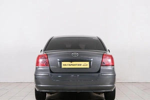 Седан Toyota Avensis 2005 года, 839000 рублей, Красноярск