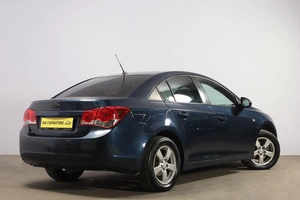 Седан Chevrolet Cruze 2009 года, 649000 рублей, Новосибирск