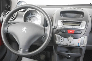 Хетчбэк Peugeot 107 2010 года, 509000 рублей, Кемерово