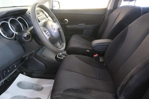 Хетчбэк Nissan Tiida 2010 года, 879000 рублей, Омск