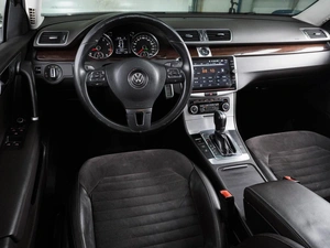 Седан Volkswagen Passat 2011 года, 1250000 рублей, Воронеж
