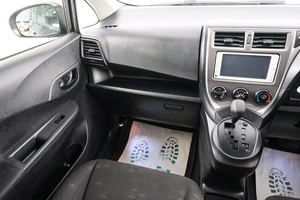 Хетчбэк Toyota Ractis 2012 года, 969000 рублей, Красноярск