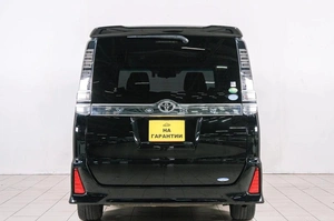 Минивэн Toyota Voxy 2018 года, 1899000 рублей, Красноярск