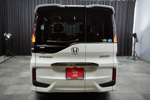 Минивэн Honda Stepwgn 2017 года, 1799000 рублей, Красноярск