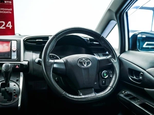 Минивэн Toyota Wish 2012 года, 1350000 рублей, Красноярск