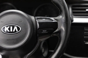 Хетчбэк Kia Rio X-Line 2018 года, 1089000 рублей, Новосибирск