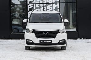 Минивэн Hyundai H-1 2019 года, 2950000 рублей, Ульяновск