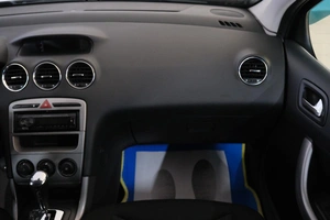 Хетчбэк Peugeot 308 2012 года, 629000 рублей, Омск