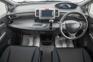 Минивэн Honda Freed 2012 года, 989000 рублей, Барнаул