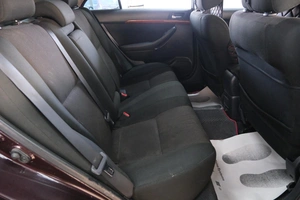 Седан Toyota Avensis 2007 года, 869000 рублей, Омск