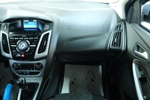 Хетчбэк Ford Focus 2012 года, 709000 рублей, Омск