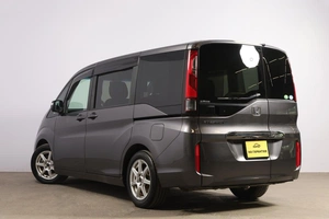 Минивэн Honda Stepwgn 2016 года, 1689000 рублей, Новосибирск