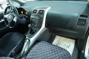 Хетчбэк Toyota Auris 2007 года, 859000 рублей, Омск