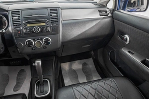 Хетчбэк Nissan Tiida 2010 года, 719000 рублей, Барнаул