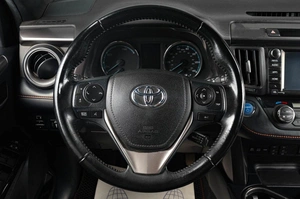 Внедорожник Toyota RAV4 2018 года, 2949000 рублей, Тюмень