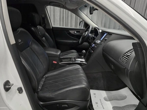 Внедорожник Infiniti QX70 2013 года, 1699000 рублей, Красноярск