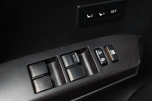 Внедорожник Toyota RAV4 2017 года, 2659000 рублей, Тюмень