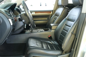 Внедорожник Volkswagen Touareg 2008 года, 1089000 рублей, Омск