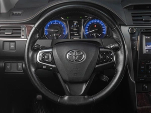 Седан Toyota Camry 2017 года, 2399000 рублей, Тюмень