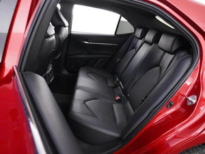 Седан Toyota Camry 2021 года, 3447077 рублей, Москва