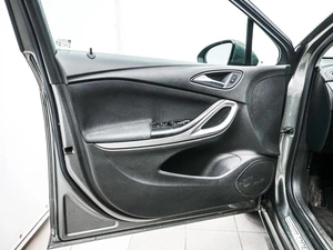 Универсал Opel Astra 2019 года, 1670000 рублей, Красноярск