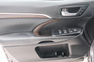 Внедорожник Toyota Highlander 2014 года, 2949000 рублей, Красноярск