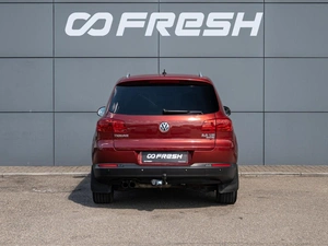 Внедорожник Volkswagen Tiguan 2011 года, 1395000 рублей, Краснодар