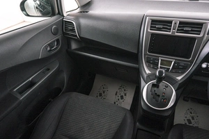 Хетчбэк Toyota Ractis 2011 года, 899000 рублей, Красноярск