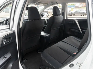 Внедорожник Toyota RAV4 2018 года, 2429000 рублей, Краснодар
