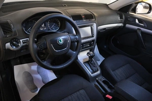 Лифтбек Skoda Octavia 2012 года, 919000 рублей, Омск