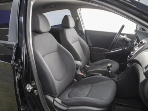 Седан Hyundai Solaris 2014 года, 1170000 рублей, Омск