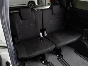 Минивэн Toyota Noah 2018 года, 2530000 рублей, Тюмень