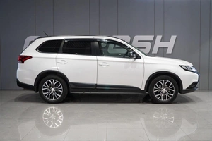 Внедорожник Mitsubishi Outlander 2016 года, 2109000 рублей, Петрозаводск