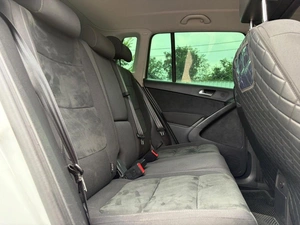 Внедорожник Volkswagen Tiguan 2016 года, 1870000 рублей, Ижевск
