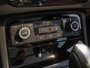 Внедорожник Volkswagen Touareg 2014 года, 2340000 рублей, Краснодар
