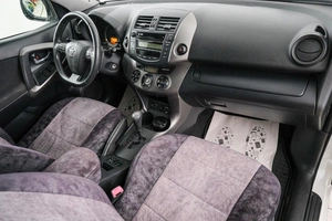 Внедорожник Toyota RAV4 2011 года, 1449000 рублей, Красноярск