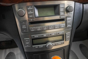 Седан Toyota Avensis 2004 года, 1019000 рублей, Барнаул