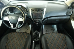 Седан Hyundai Solaris 2014 года, 819000 рублей, Омск