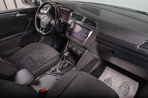 Внедорожник Volkswagen Tiguan 2018 года, 2369000 рублей, Томск